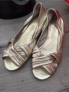 Gold Leather Peep-Toe Flats - Unbranded
